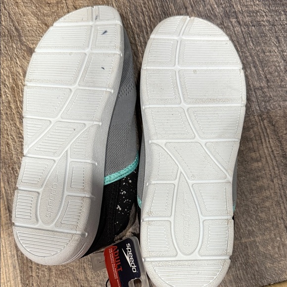 Speedo Black and Gray Aqua Shoes with Turquoise Trim - Picture 7 of 7